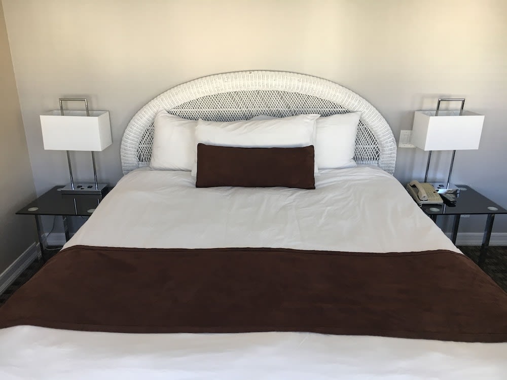 Glenmore Plaza Hotel 2