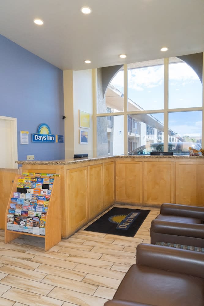 Days Inn by Wyndham Lake Havasu 2