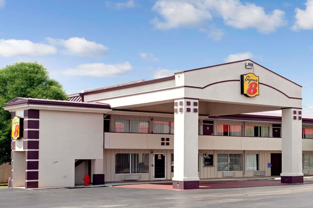 Super 8 By Wyndham Oklahoma/Frontier City 1