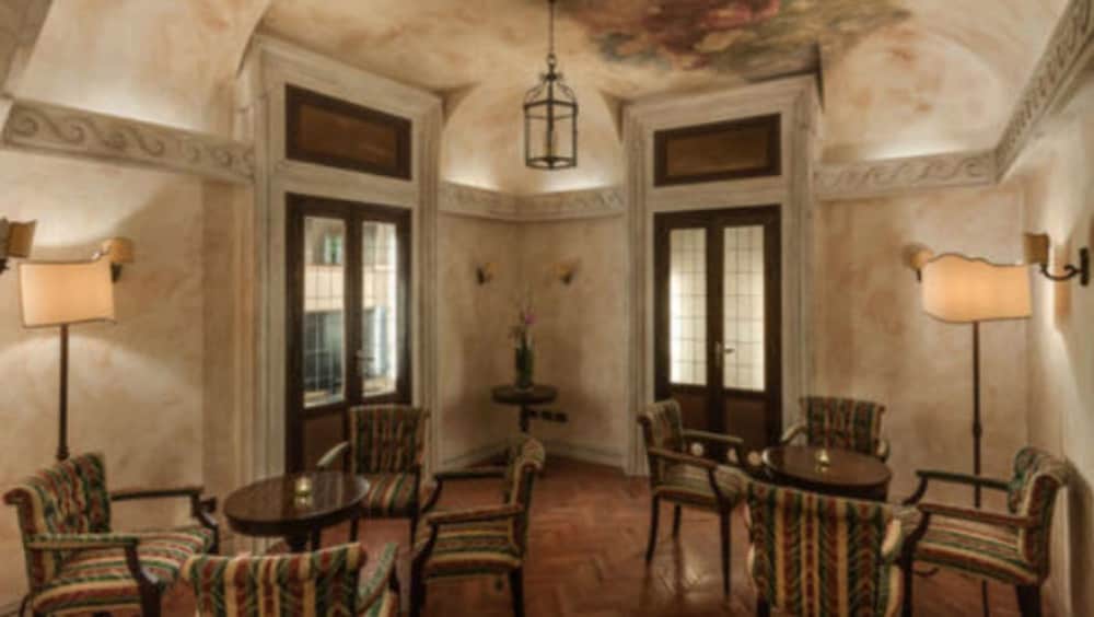 Palazzo Cardinal Cesi 5