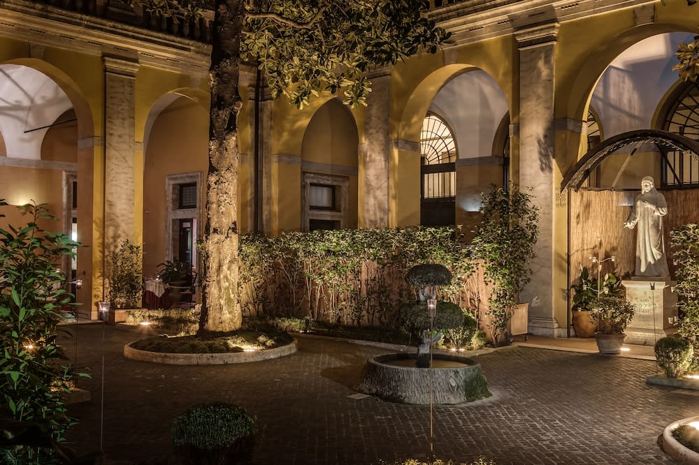 Palazzo Cardinal Cesi 1