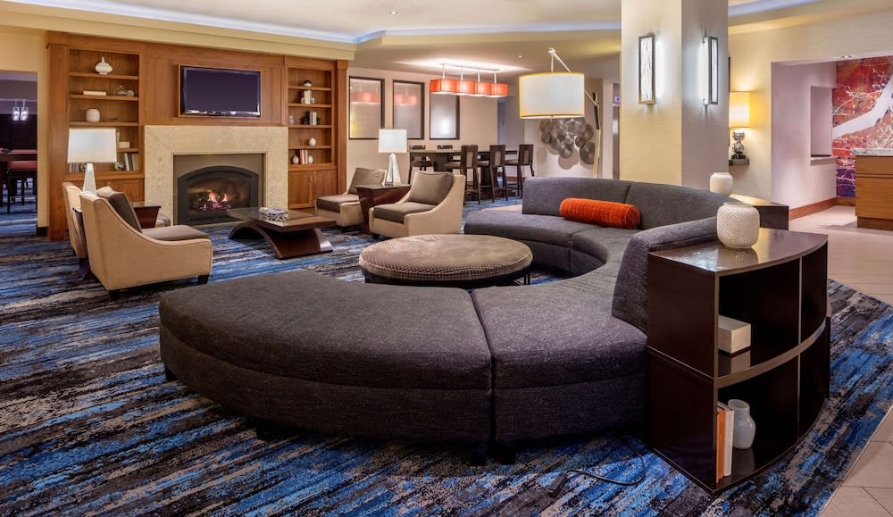 DoubleTree Suites by Hilton Minneapolis 3