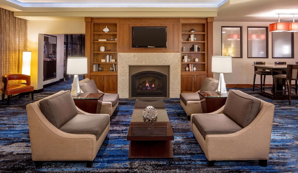 DoubleTree Suites by Hilton Minneapolis 4