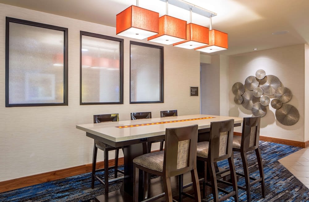 DoubleTree Suites by Hilton Minneapolis 5