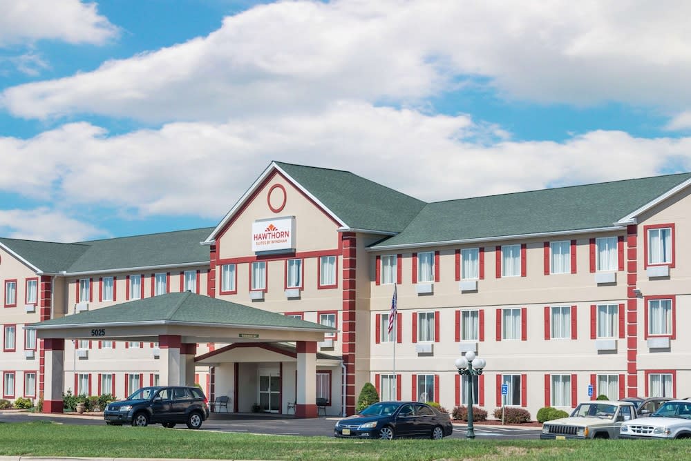 Hawthorn Extended Stay by Wyndham Seville 1