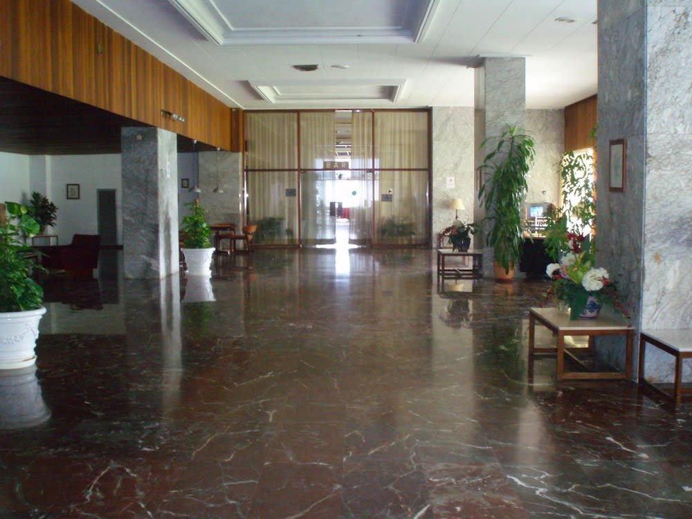 Apartamentos La Roca Rentals 2