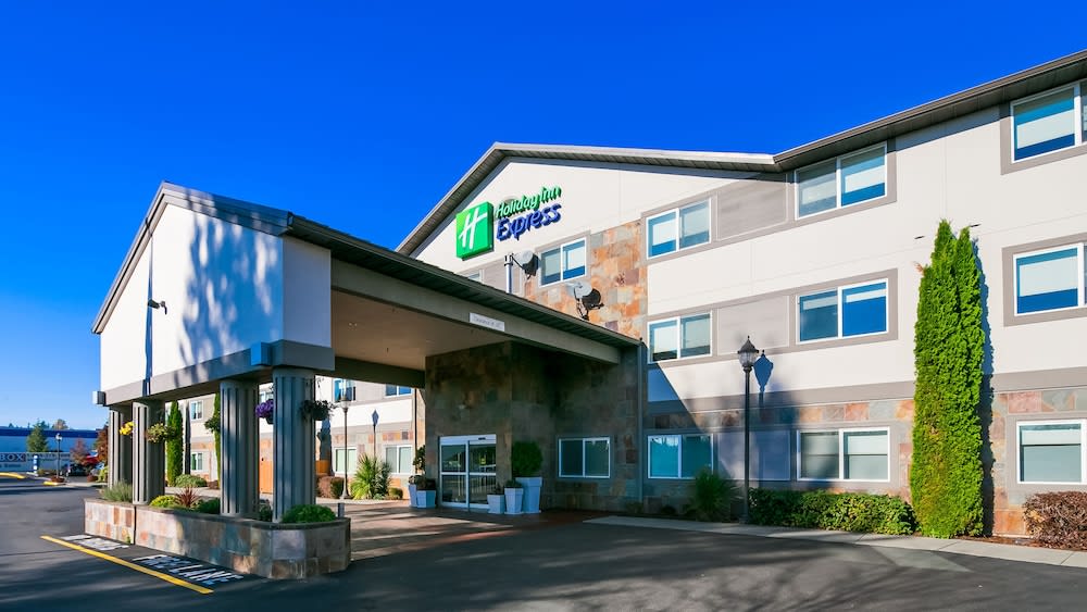 Holiday Inn Express & Suites EVERETT by IHG 1