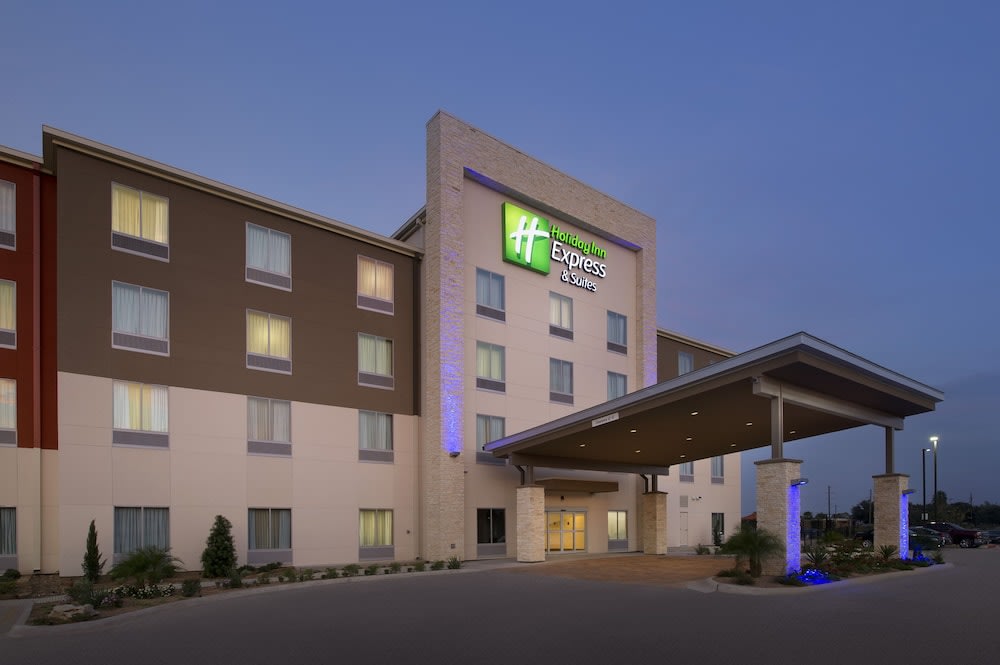 Holiday Inn Express & Suites BAY CITY by IHG 1