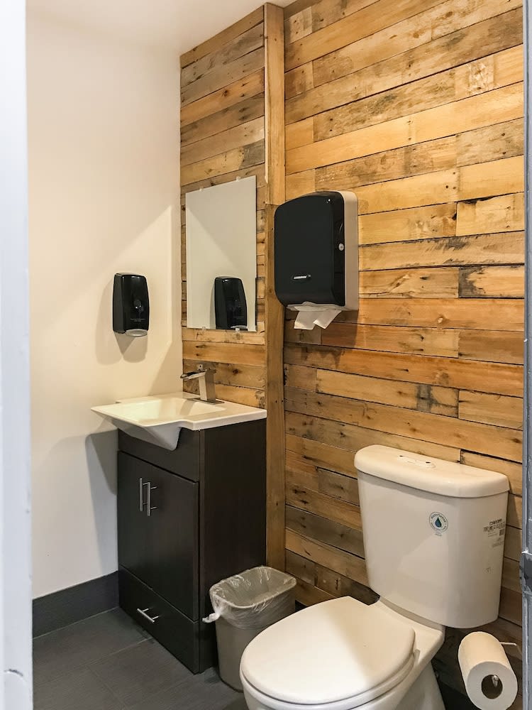 Days Inn by Wyndham Raleigh Glenwood-Crabtree 2