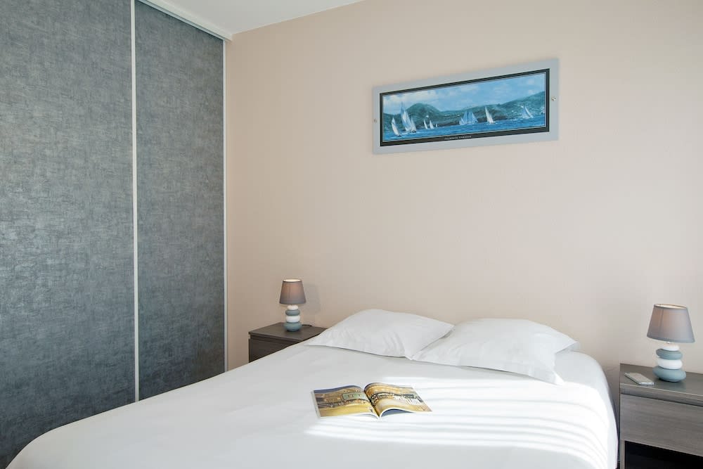Brit Hotel Confort Lannion Centre Gare 1