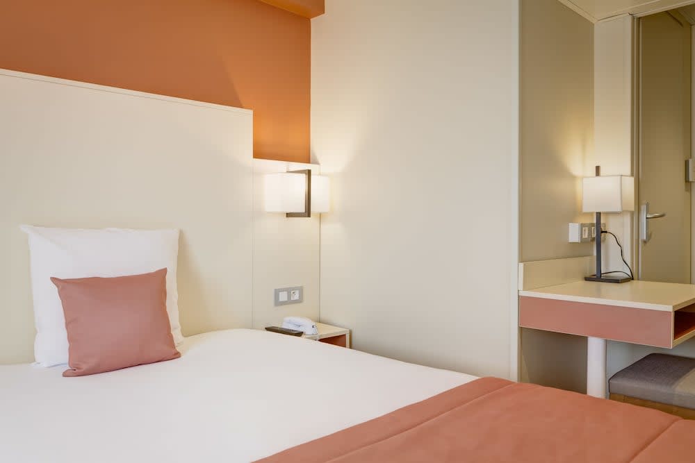 Hotel Des Remparts Perrache 4