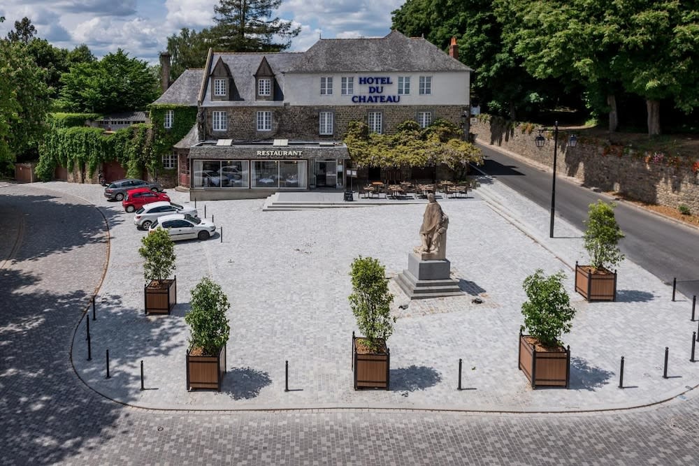 Logis Hotel Du Chateau 1