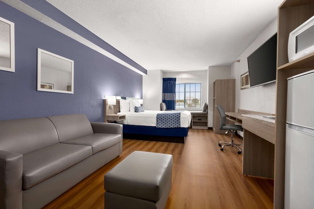 Microtel Inn & Suites Lincoln 1