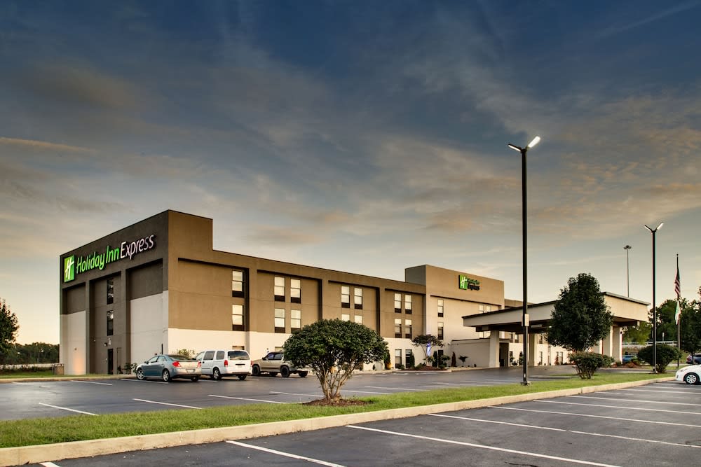 Holiday Inn Express HORSE CAVE by IHG 1