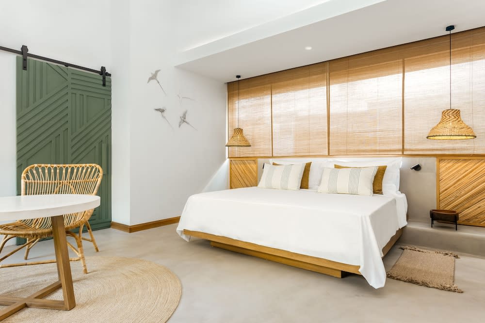 Sunrise Attitude (Adults Only) 4