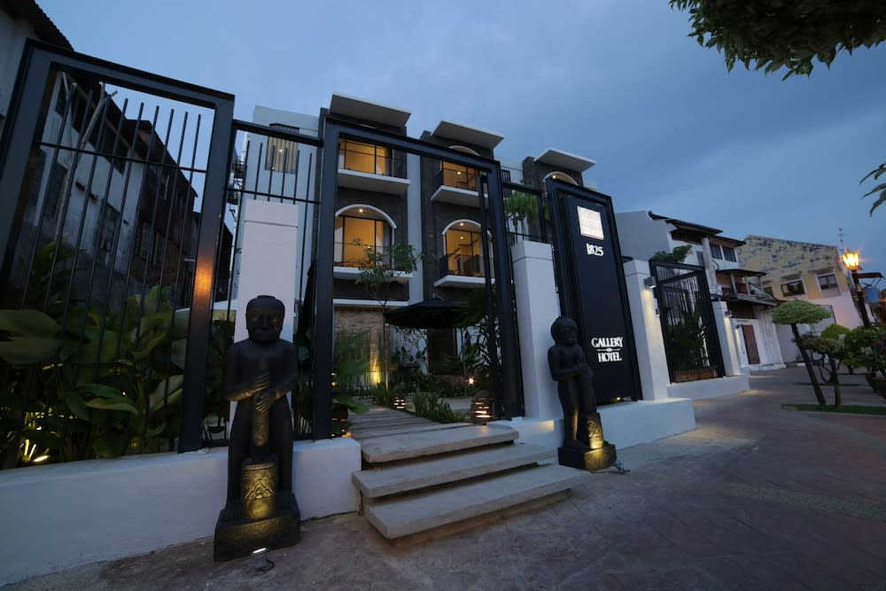 1825 Gallery Hotel 2