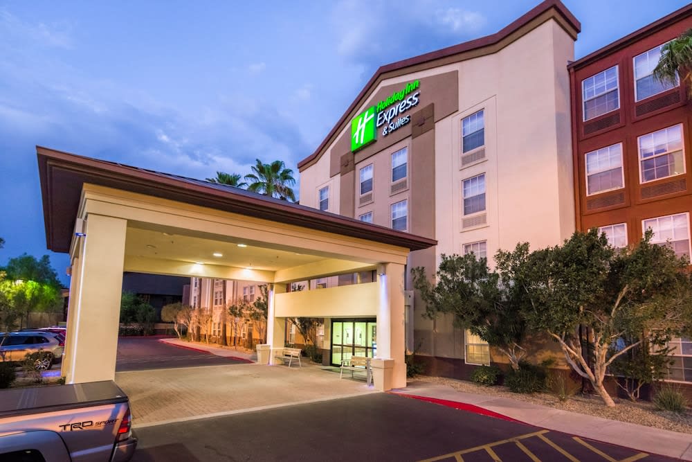Holiday Inn Express & Suites PHOENIX AIRPORT by IHG 1