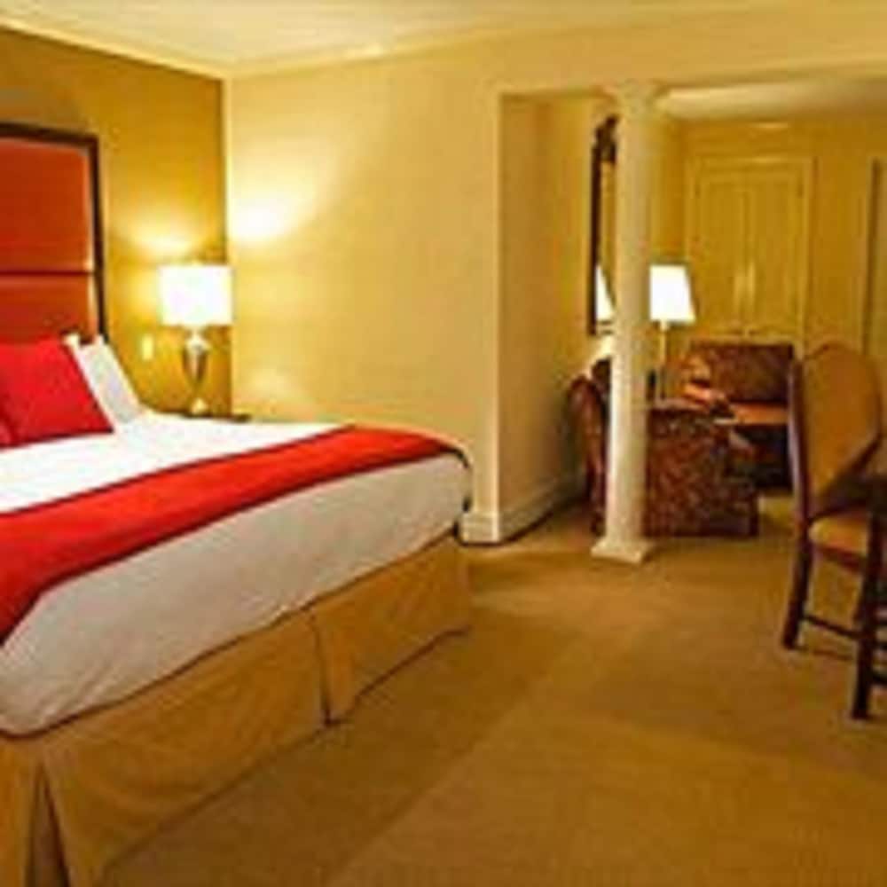 Fitzpatrick Grand Central 5