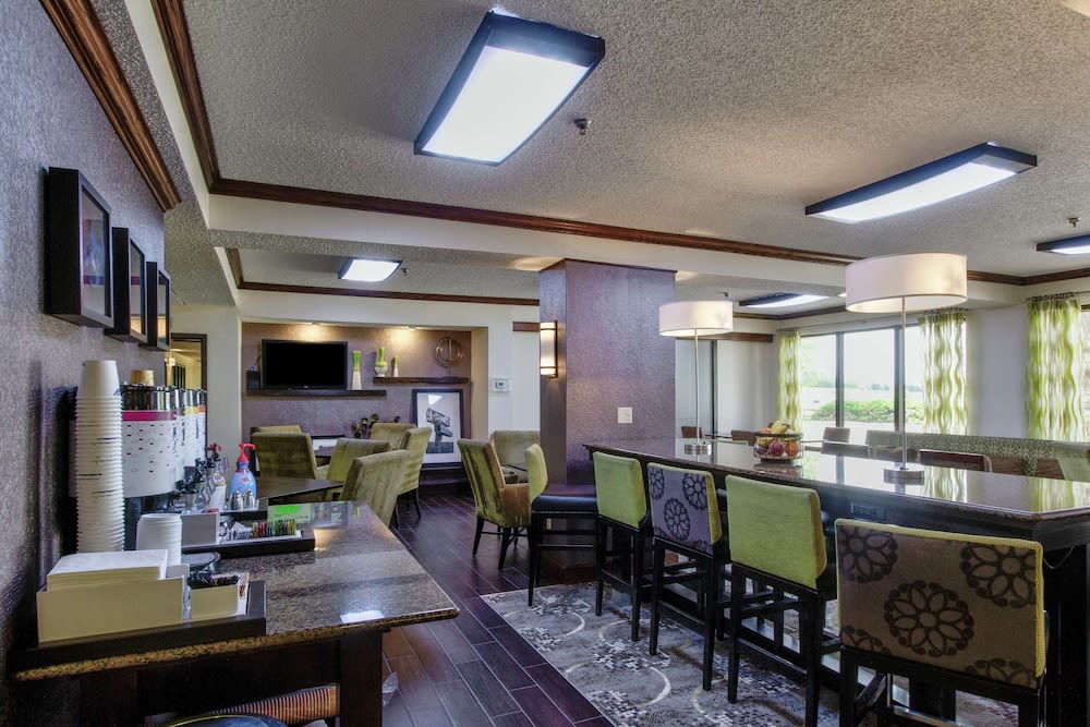 Hampton Inn Salina 3