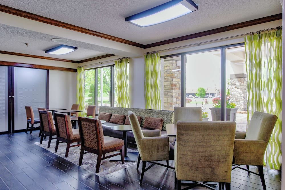 Hampton Inn Salina 2