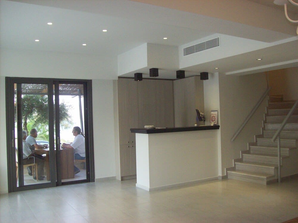 Aura Boutique 2