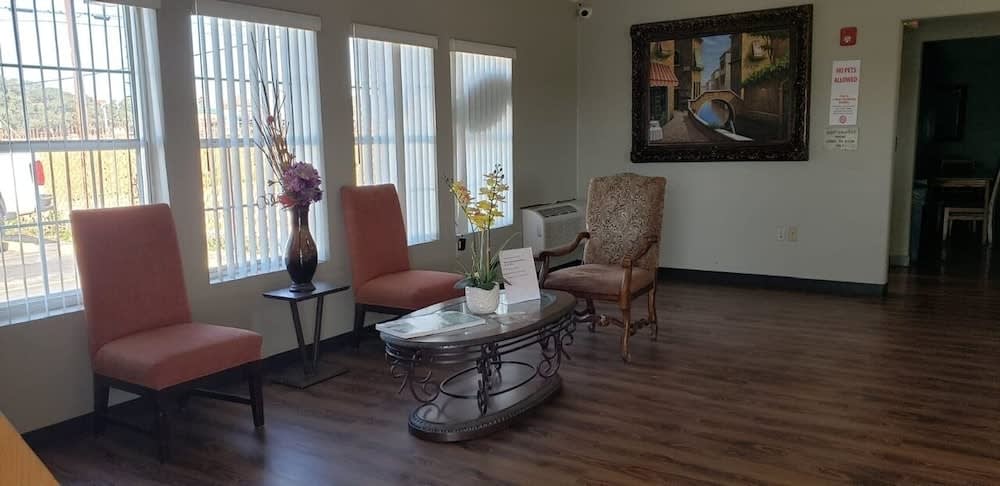 Express Inn & Suites San Antonio Near Sea World Medical Center 1