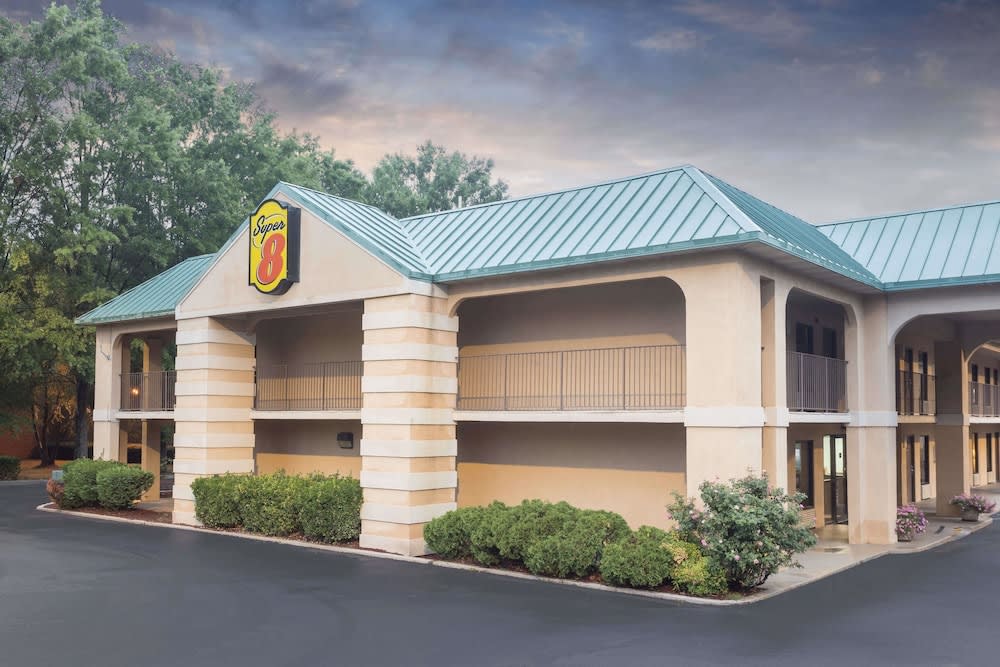 Super 8 by Wyndham Lithonia 1