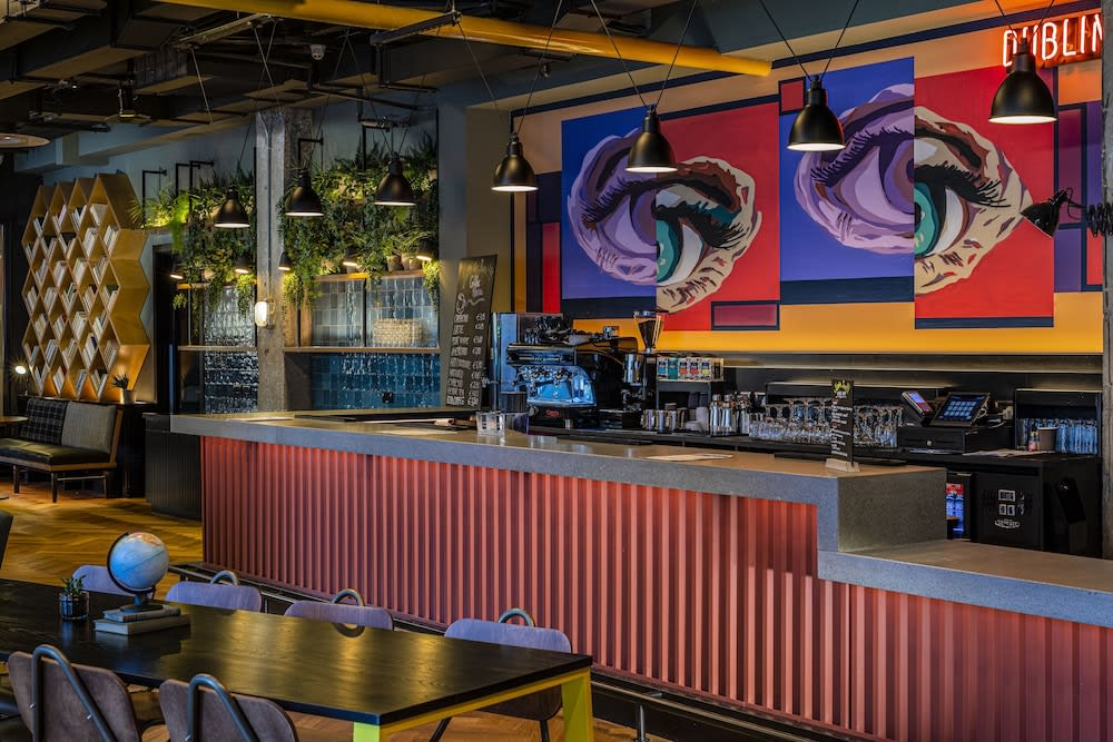 Latroupe Jacobs Inn 3