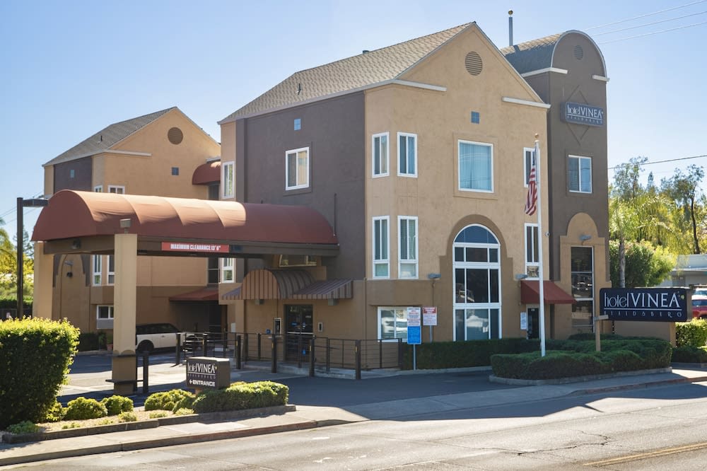 Hotel Vinea, a Travelodge by Wyndham 1