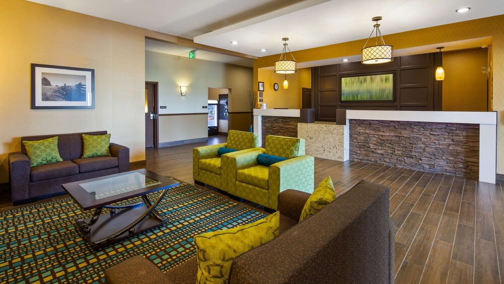 Best Western Plus Moosomin Hotel 2