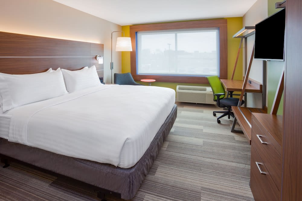 Holiday Inn Express & Suites DES MOINES DOWNTOWN by IHG 1