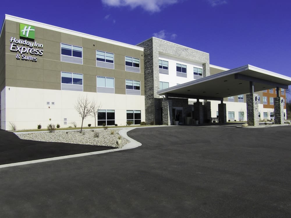 Holiday Inn Express & Suites COLDWATER by IHG 1