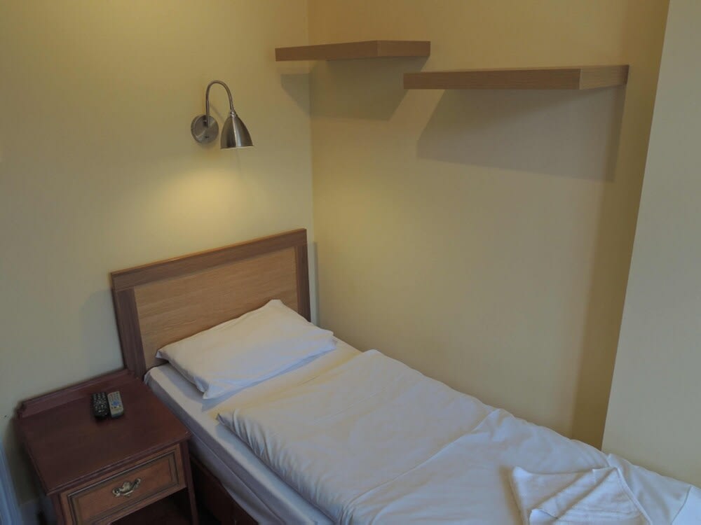 Dolphin Inn - The Lodge 3