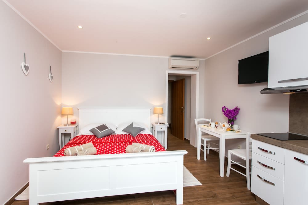 Apartments Villa Mirjana 4