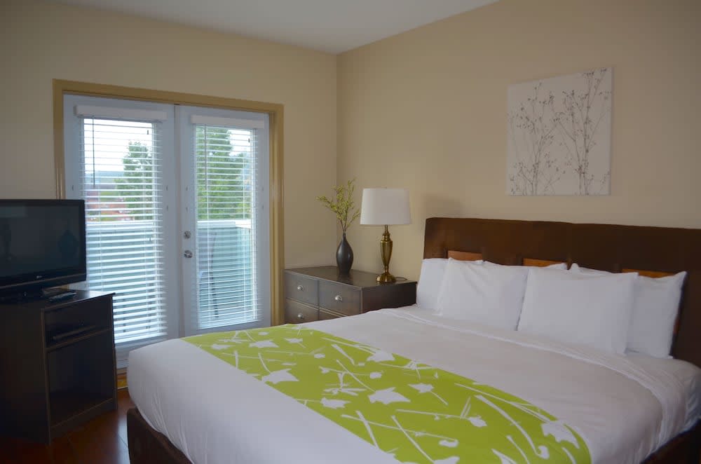 Sunset Resorts Canmore and Spa, Canmore Best deals