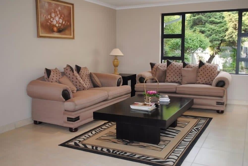 6 on Morris Guest Lodge 2