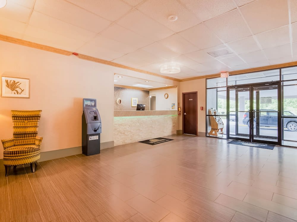 Days Inn by Wyndham Conneaut 2