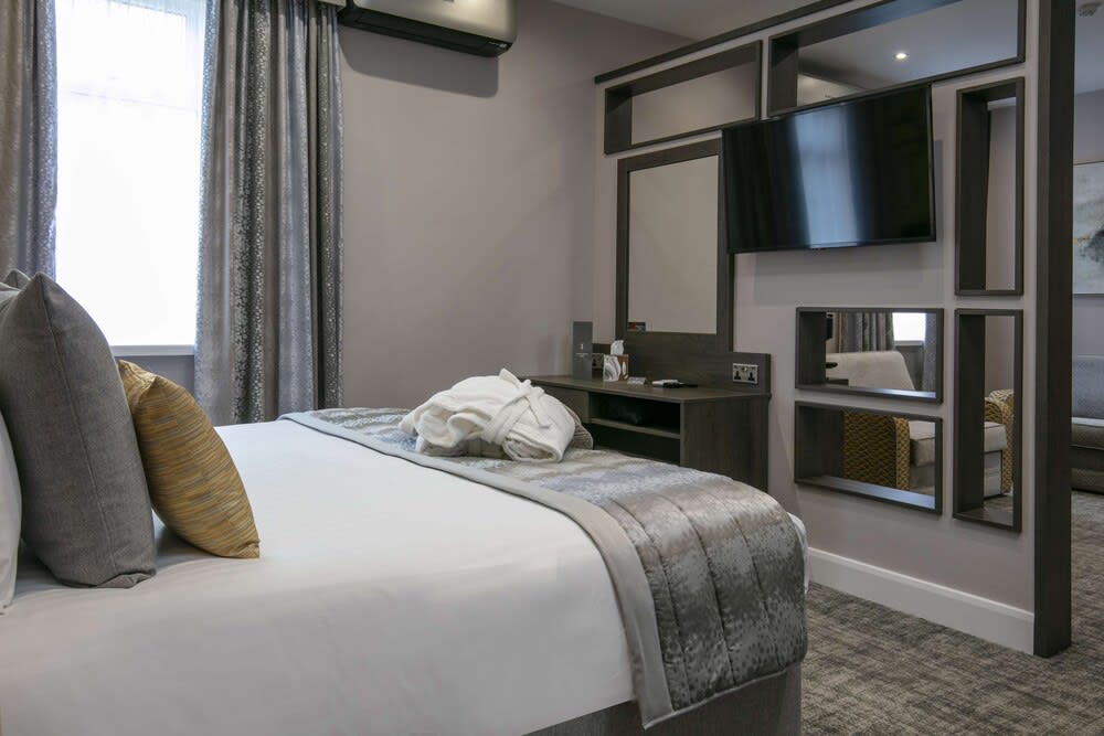 Barton Manor Hotel & Spa; BW Signature Collection 2