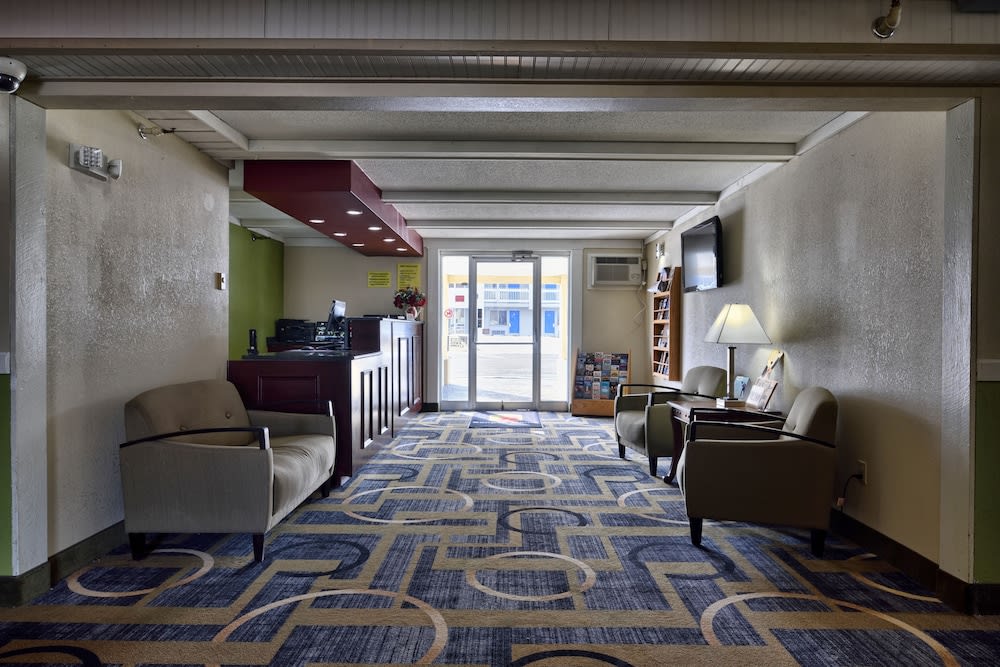 Super 8 by Wyndham Bangor 2
