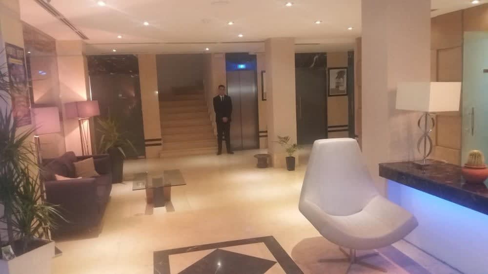 Hotel Adef 2