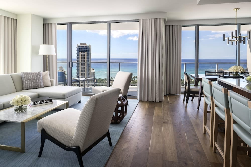 The Ritz-Carlton Residences, Waikiki Beach 5