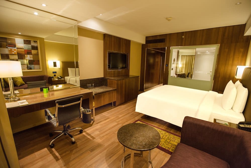 Courtyard by Marriott Chennai 5