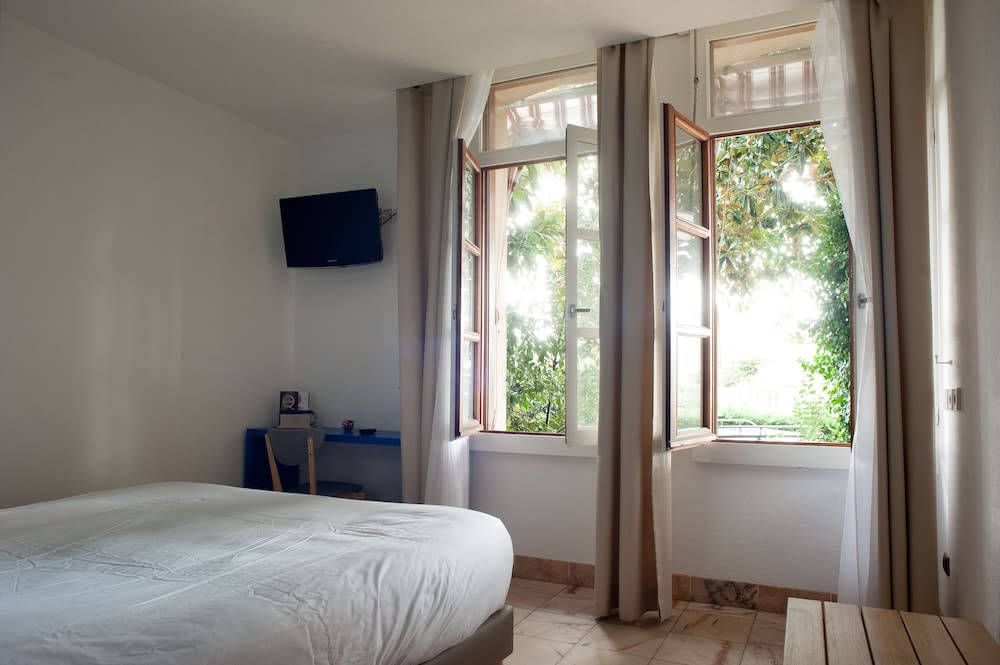 Hotel Le Dauphin, Arcachon Best deals