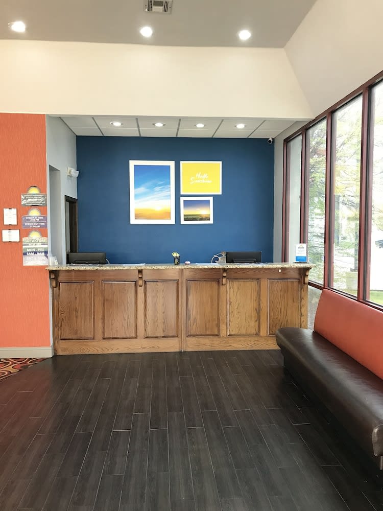 Days Inn by Wyndham Joplin 2