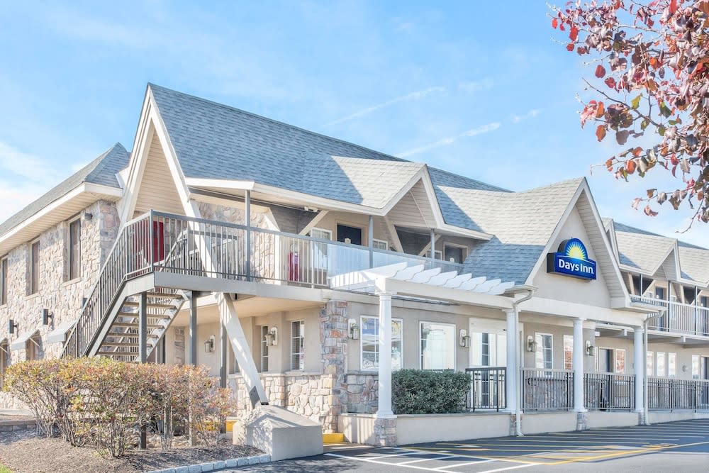 Days Inn by Wyndham Springfield/Phil.Intl Airport 1