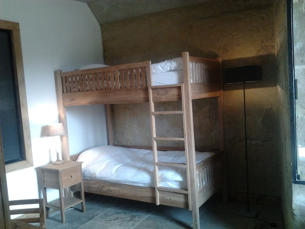 Château de Perreux, The Originals Collection 4