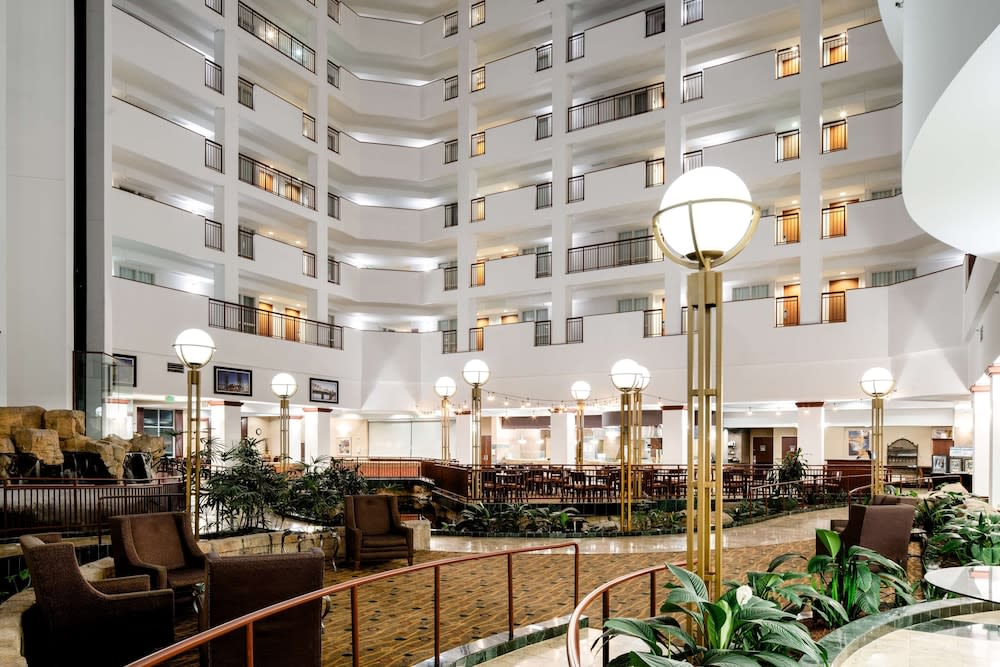 Embassy Suites by Hilton Portland Airport 3