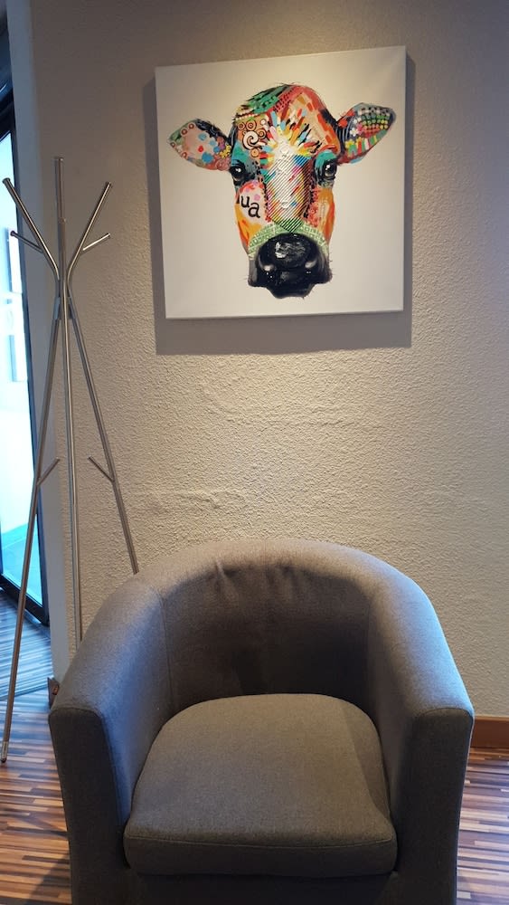 The Originals City Hôtel Marseille Aéroport 2