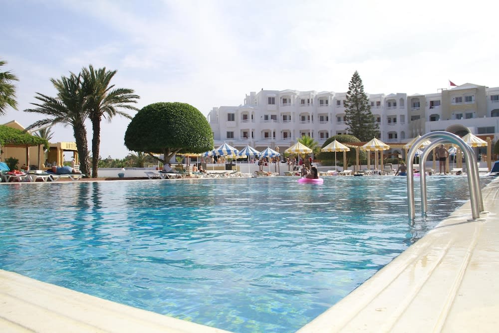 Thapsus Beach Resort 1