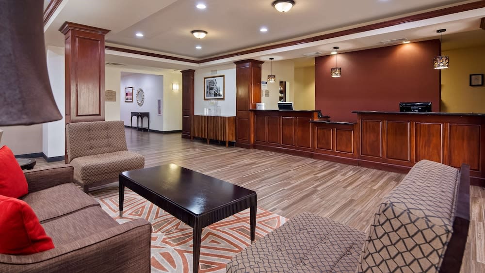 Best Western Granbury Inn and Suites 1